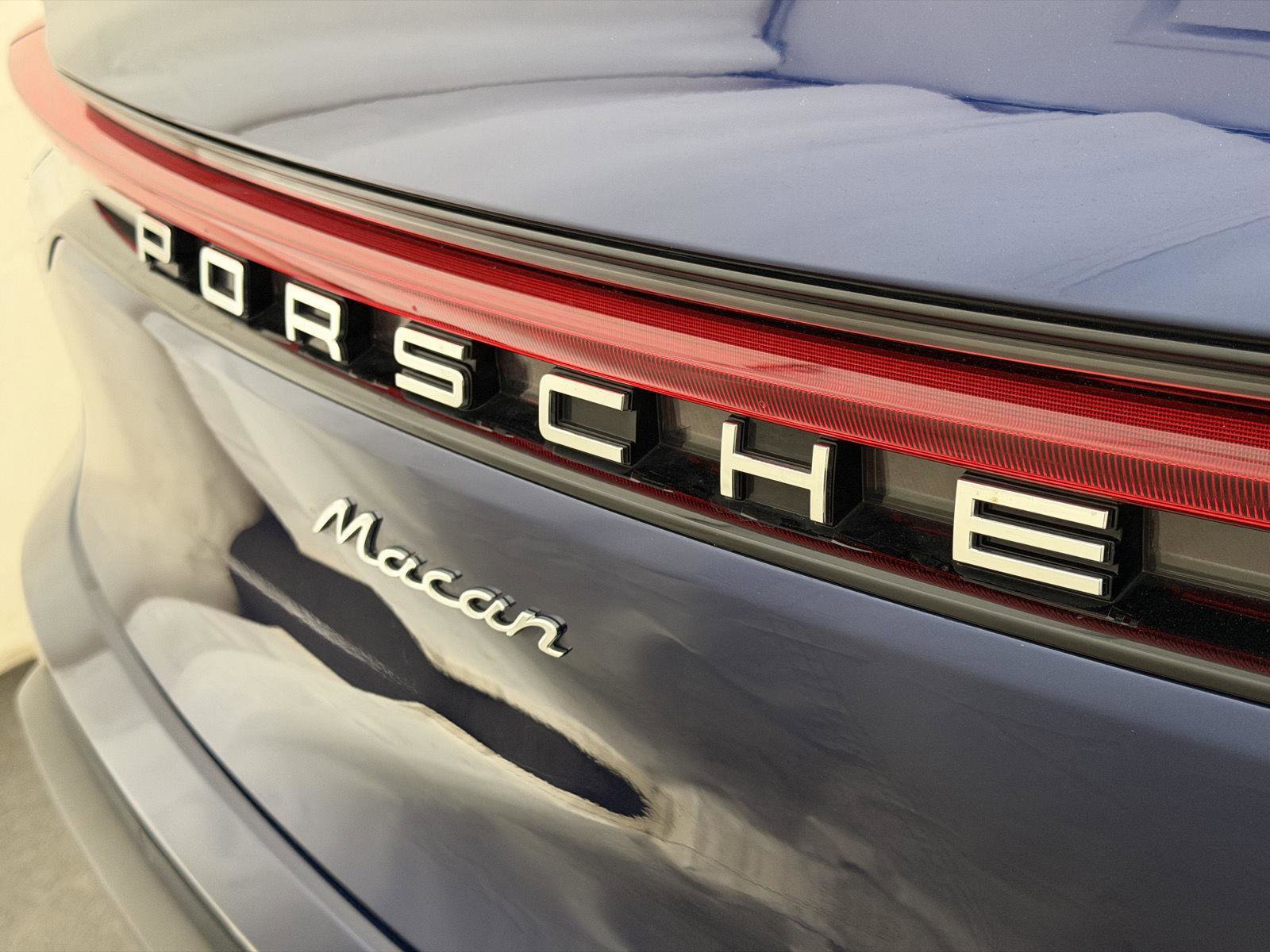 Certified 2025 Porsche Macan Turbo image 25