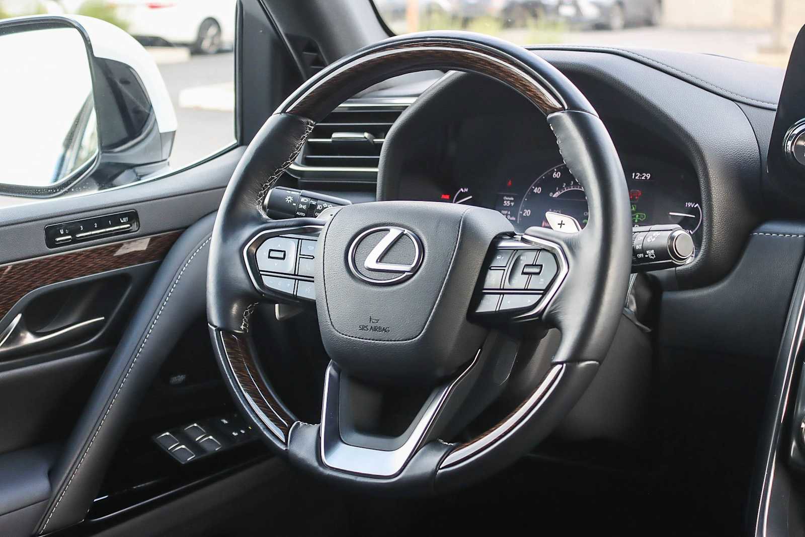 Used 2023 Lexus LX 600 4WD w/ Ultra Luxury Package image 13