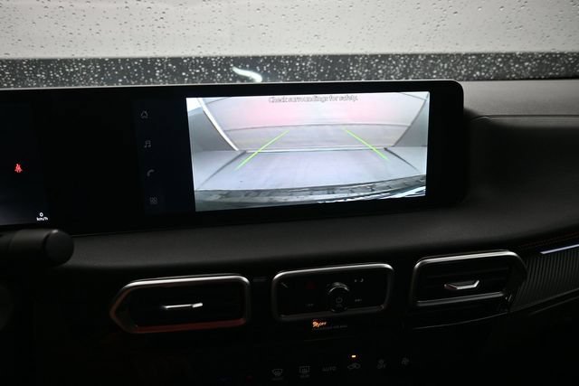 Used 2026 Nissan Sentra SR w/ Floor Mat Package FWD image 8