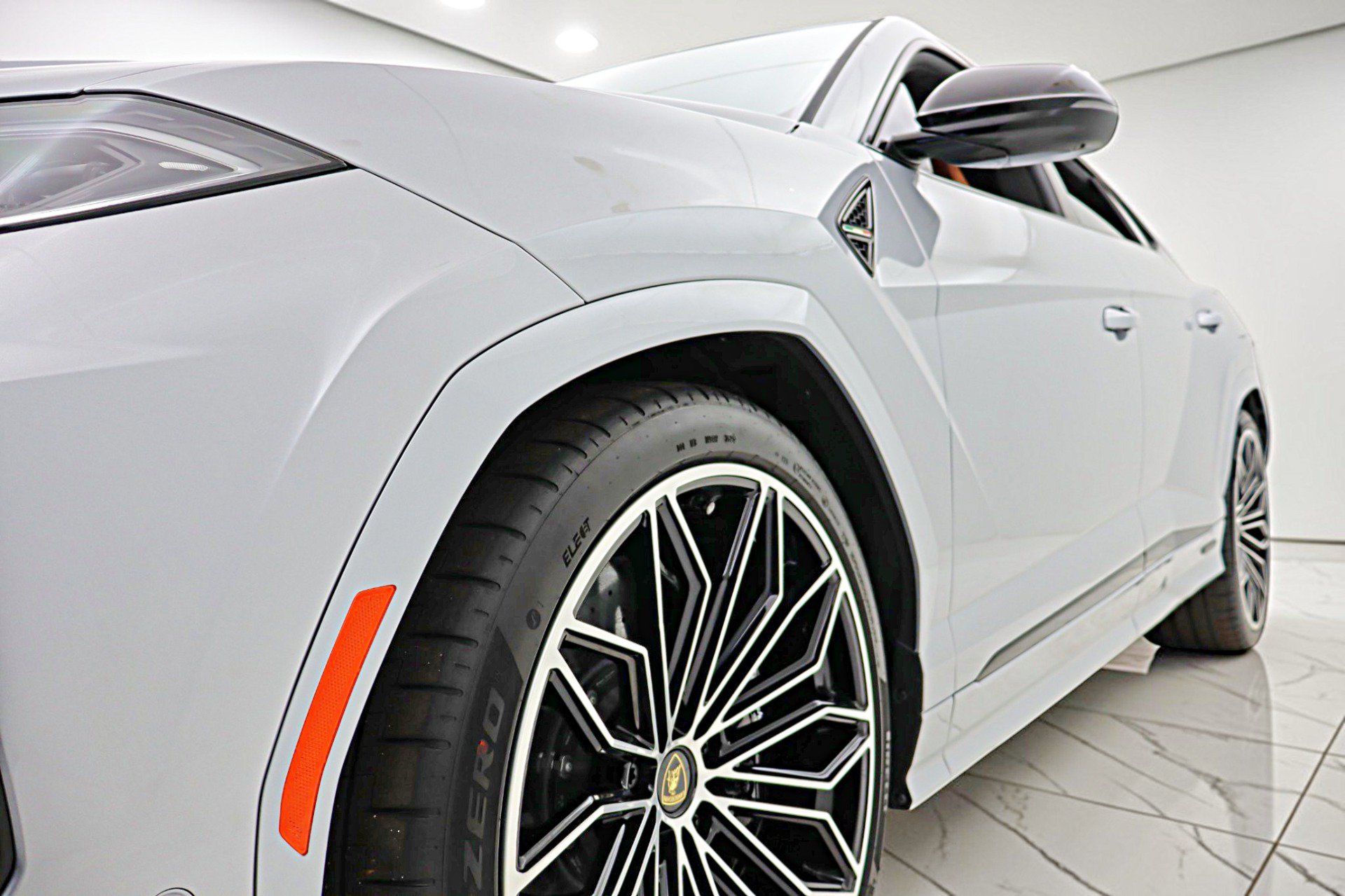Used 2026 Lamborghini Urus SE AWD/4WD image 11