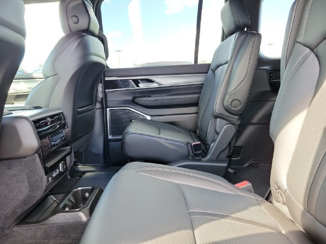 New 2027 Jeep Grand Wagoneer 4WD w/ Premium Group I image 23