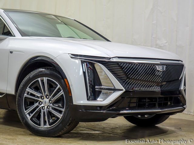 New 2025 Cadillac Lyriq Luxury w/ LPO, Floor Liner Package AWD/4WD image 2