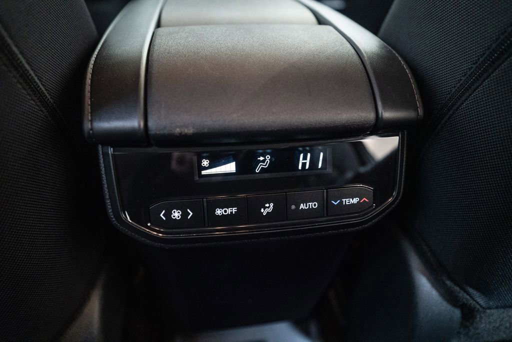 Certified 2025 Toyota Highlander LE image 34