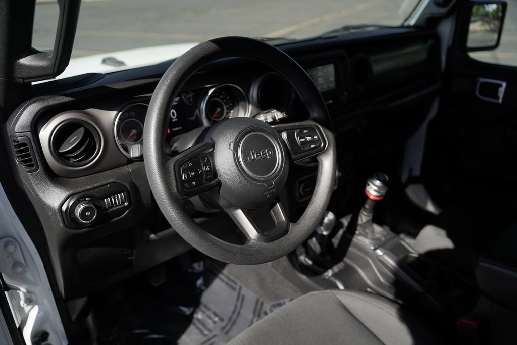 Used 2018 Jeep Wrangler Unlimited Sport AWD/4WD image 9