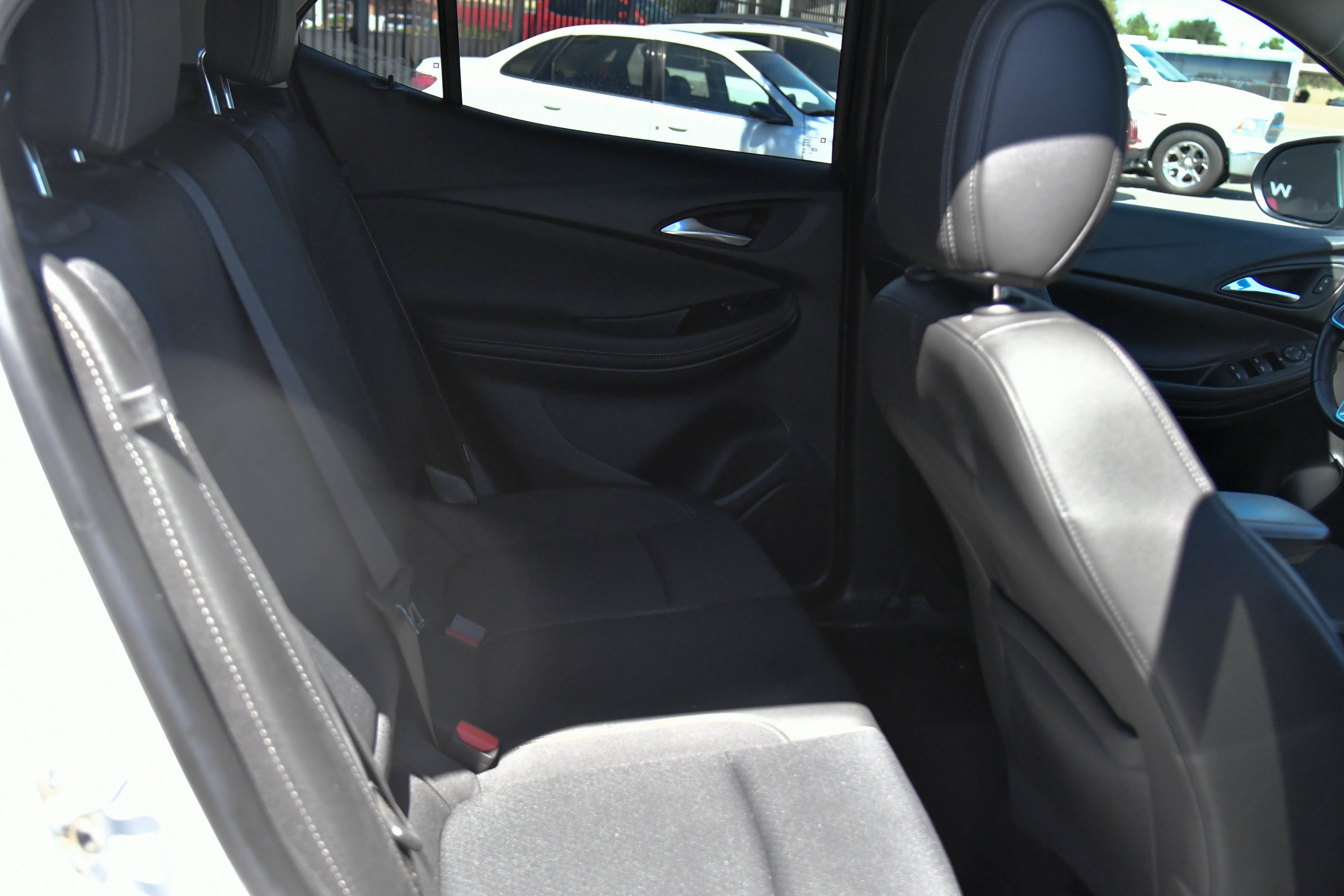 Used 2024 Buick Encore GX Preferred FWD image 39