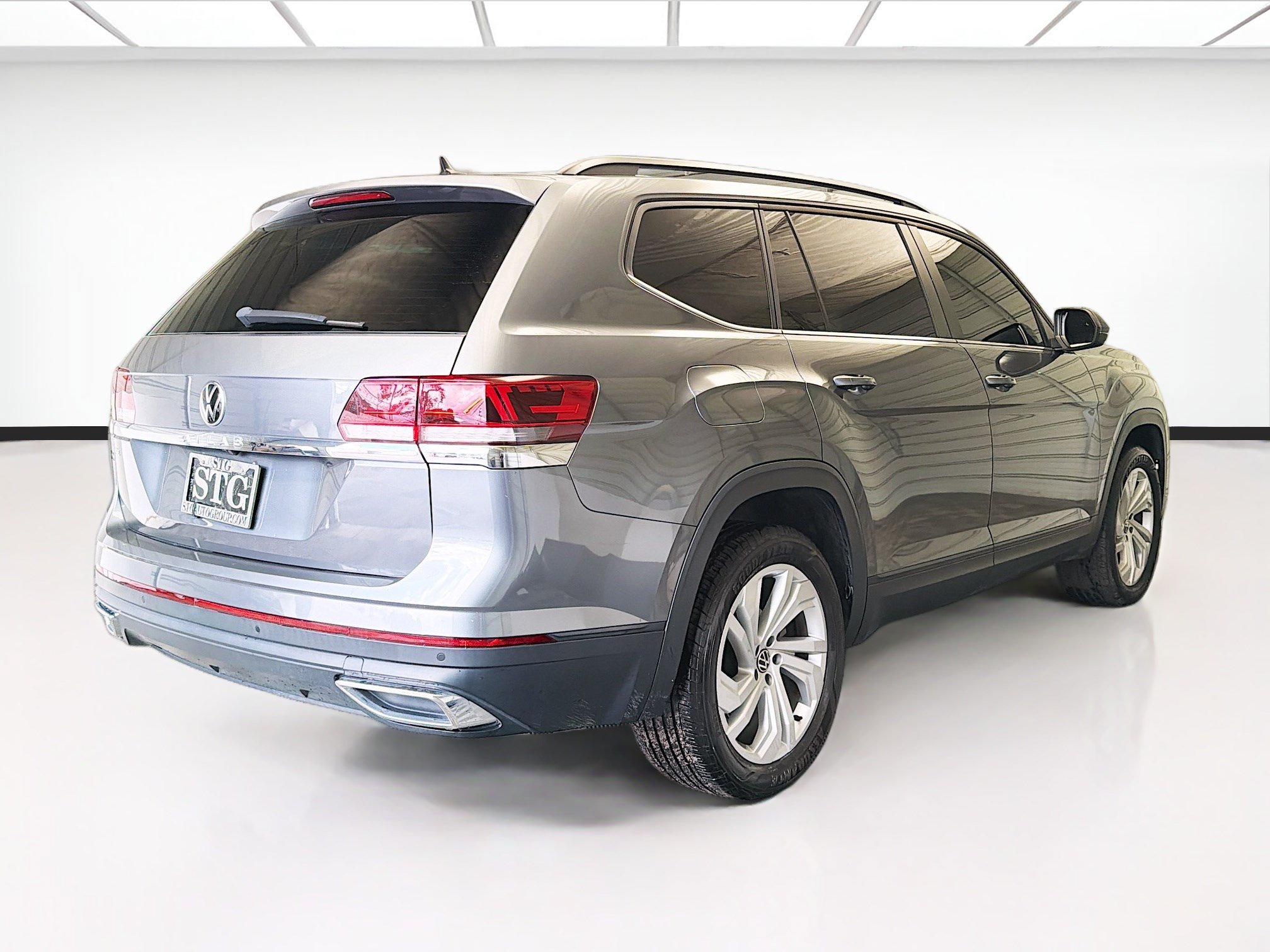Used 2023 Volkswagen Atlas SE FWD image 4