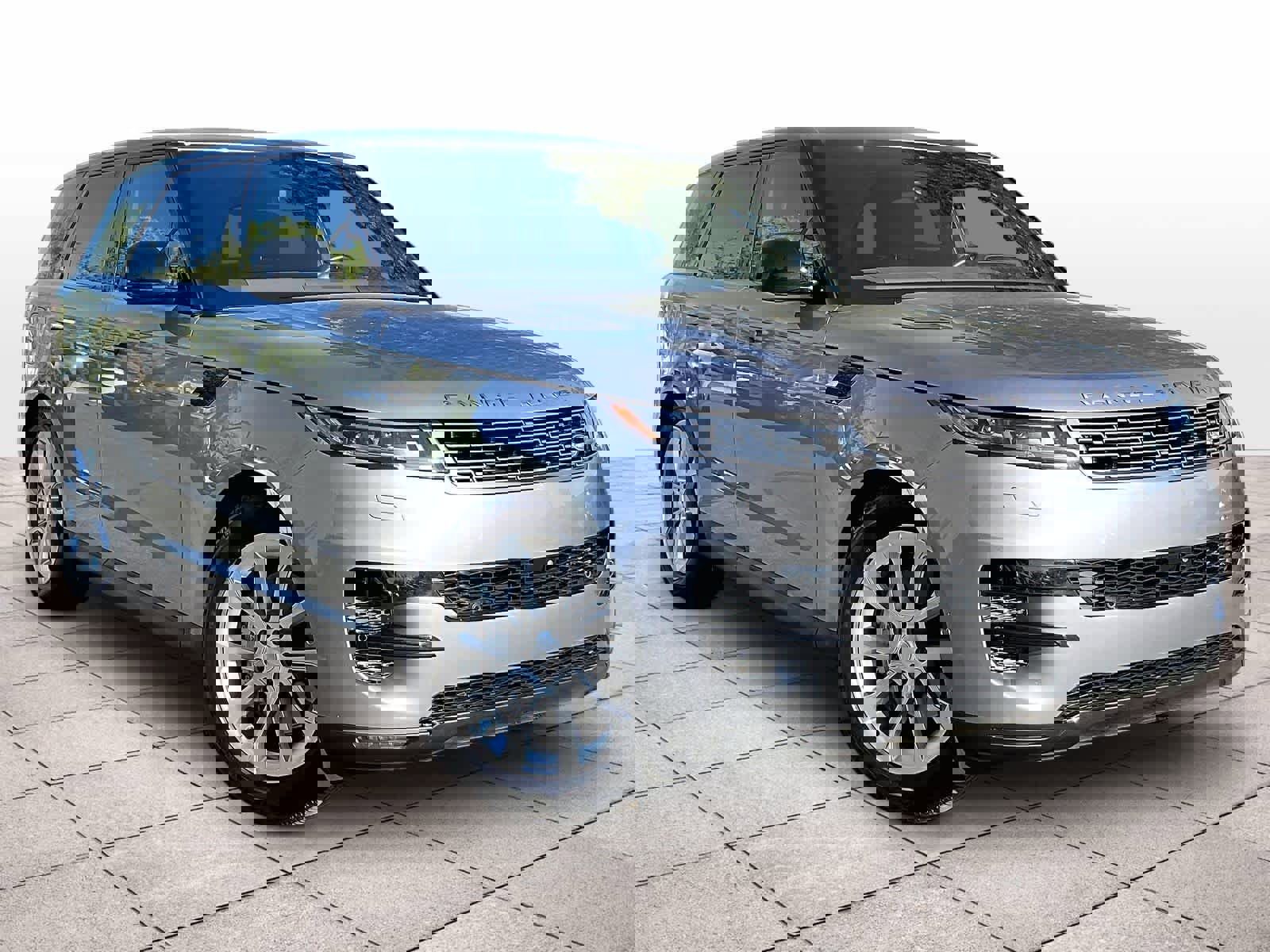 Used 2025 Land Rover Range Rover Sport S image 2