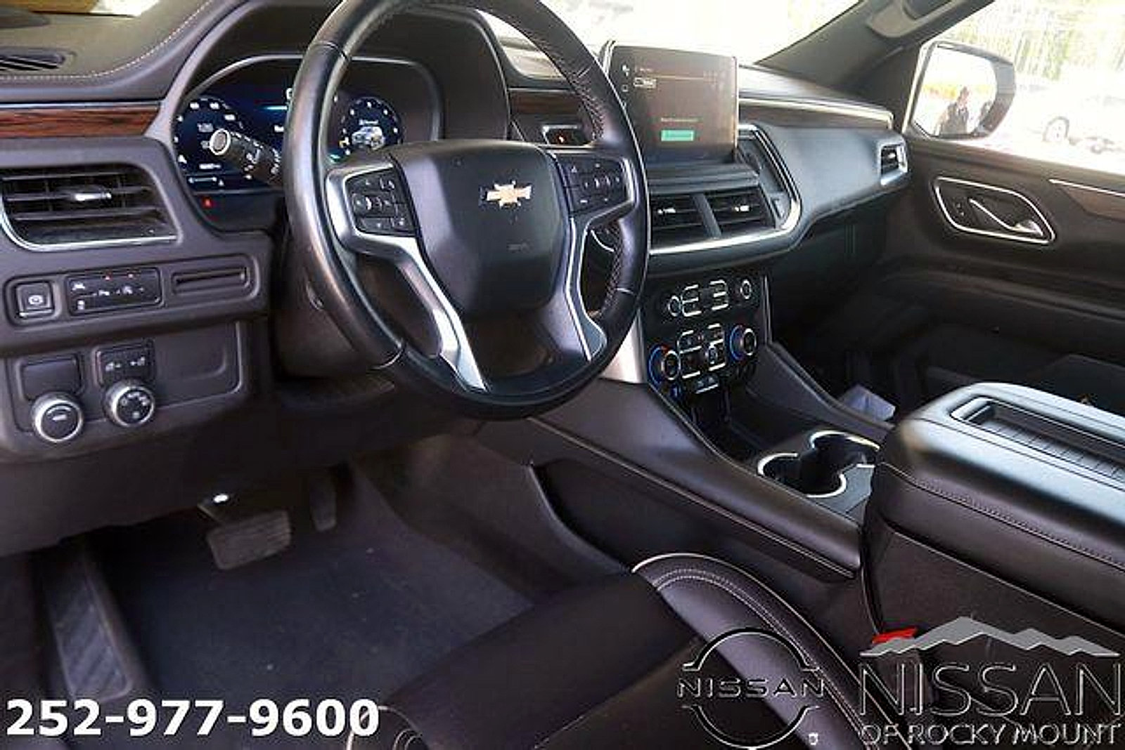 Used 2023 Chevrolet Suburban Premier RWD image 12