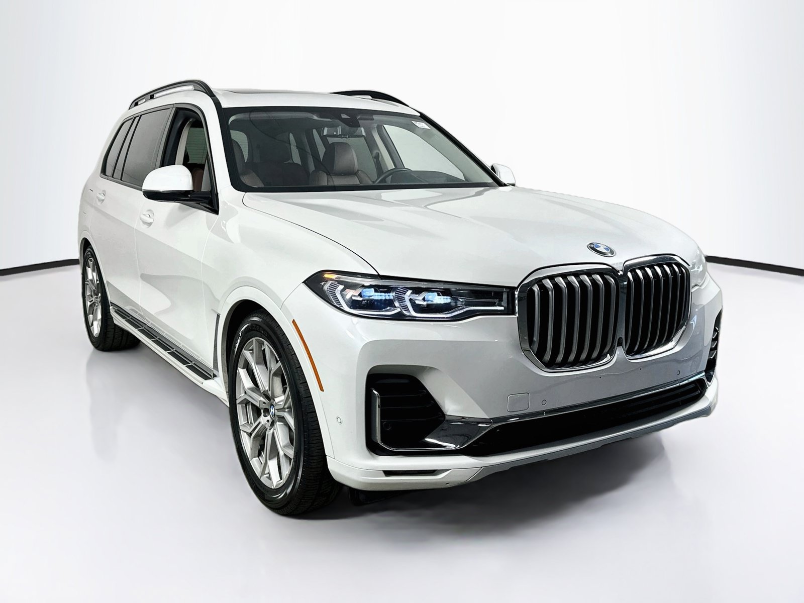 Used 2022 BMW X7 xDrive40i w/ Premium Package AWD/4WD image 3