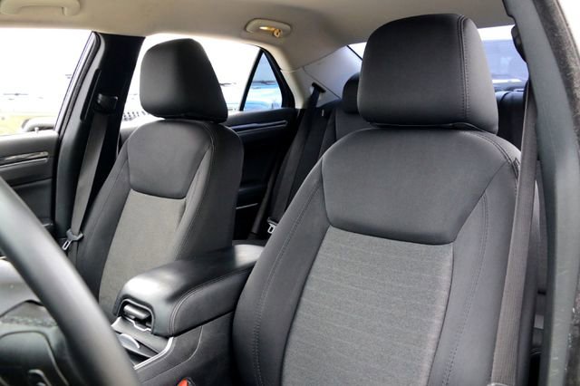 Used 2021 Chrysler 300 Touring w/ Sport Appearance Package image 10