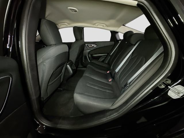 Used 2016 Chrysler 200 Limited image 19