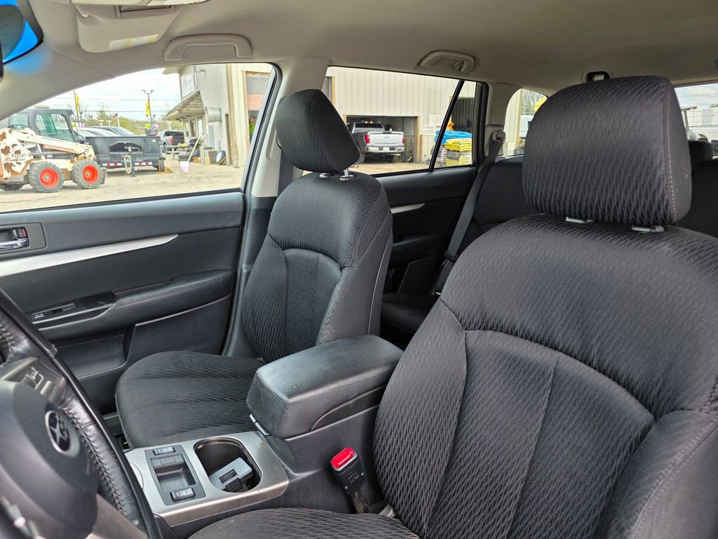 Used 2010 Subaru Outback 2.5i Premium AWD/4WD image 16