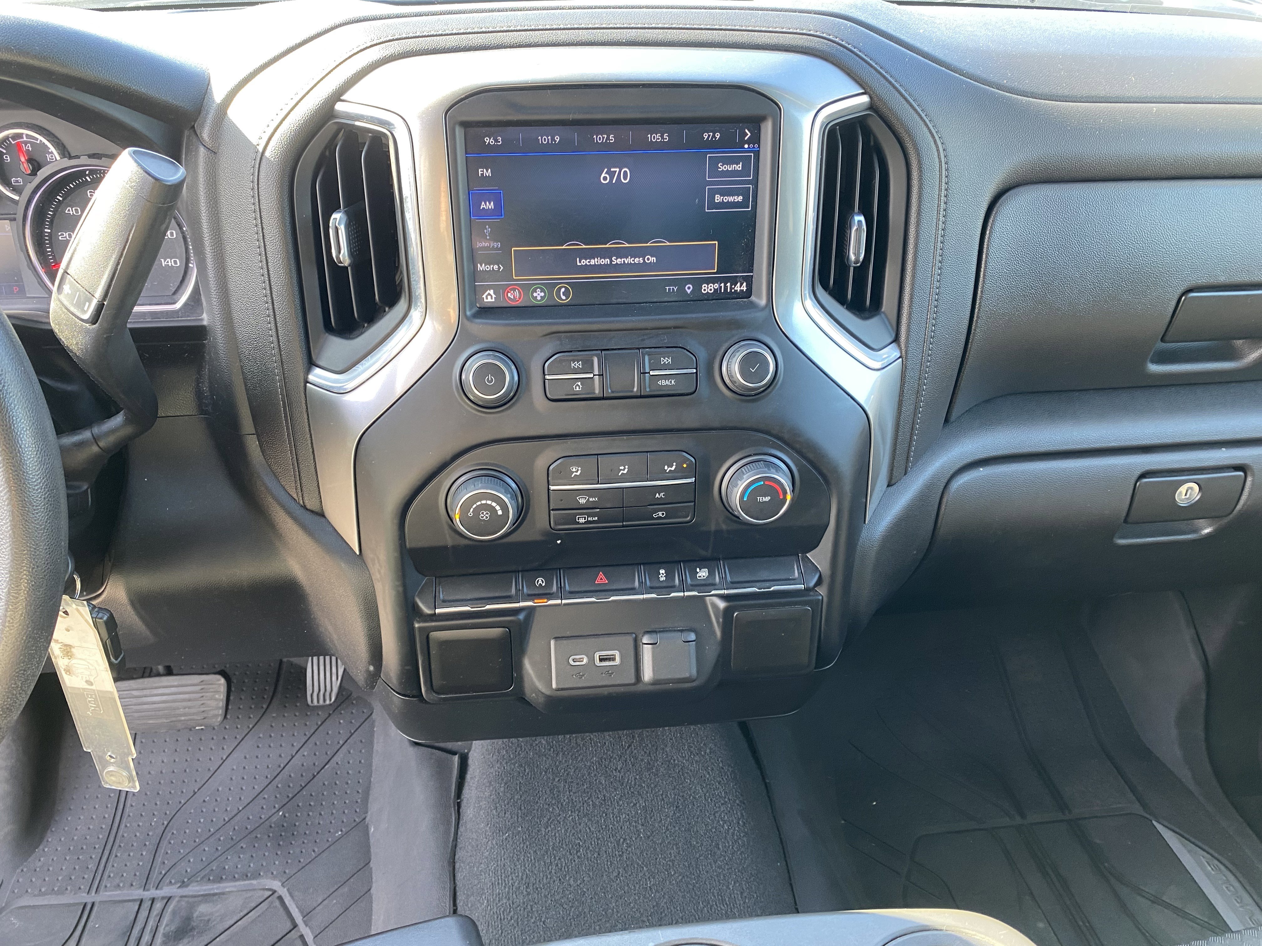 Used 2020 Chevrolet Silverado 1500 LT w/ LT Value Package image 13