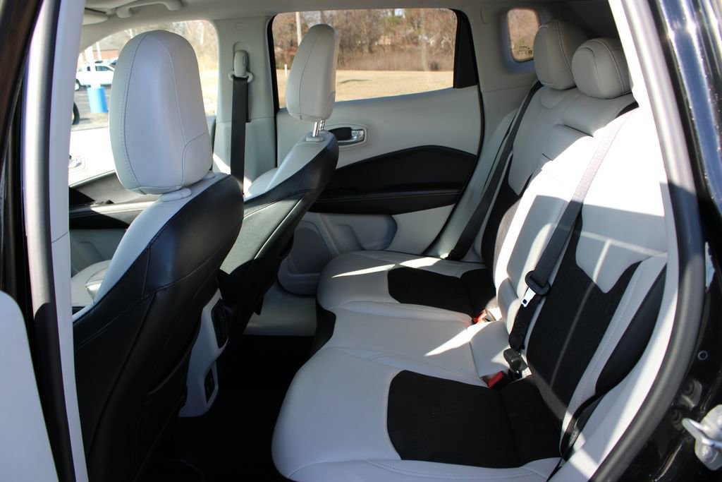 Used 2018 Jeep Compass Latitude w/ Popular Equipment Group image 22