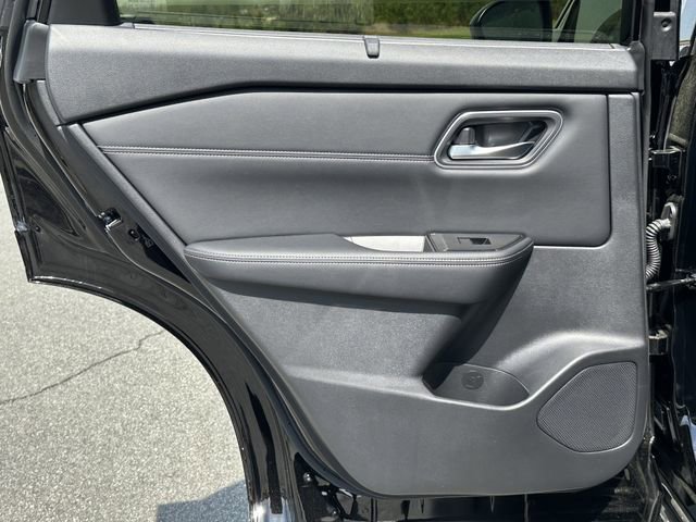 New 2026 Nissan Rogue Platinum image 22