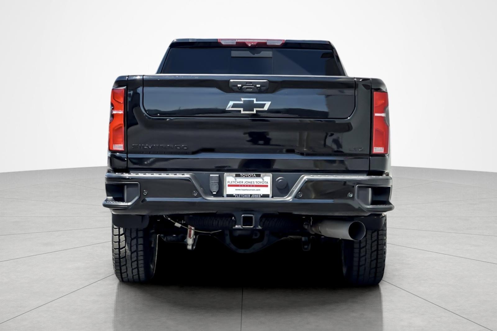 Used 2024 Chevrolet Silverado 2500 LTZ w/ LTZ Plus Package image 4