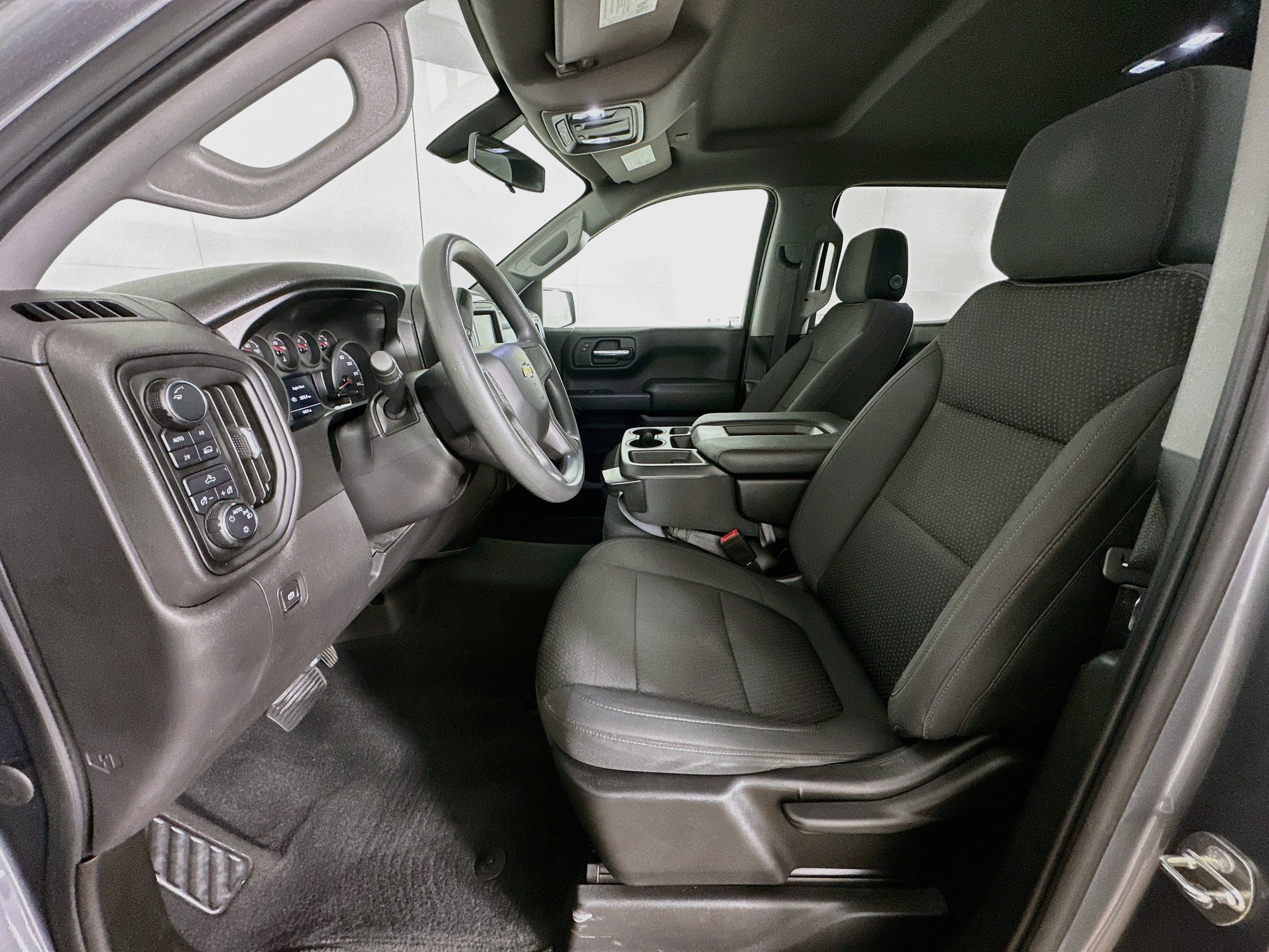 Used 2021 Chevrolet Silverado 1500 Custom AWD/4WD image 13