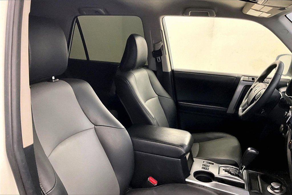 Used 2022 Toyota 4Runner SR5 Premium image 6