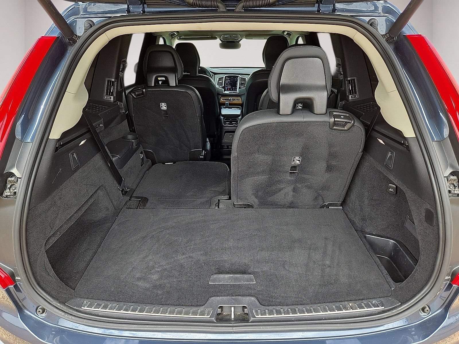 Used 2023 Volvo XC90 T8 Plus AWD/4WD image 14
