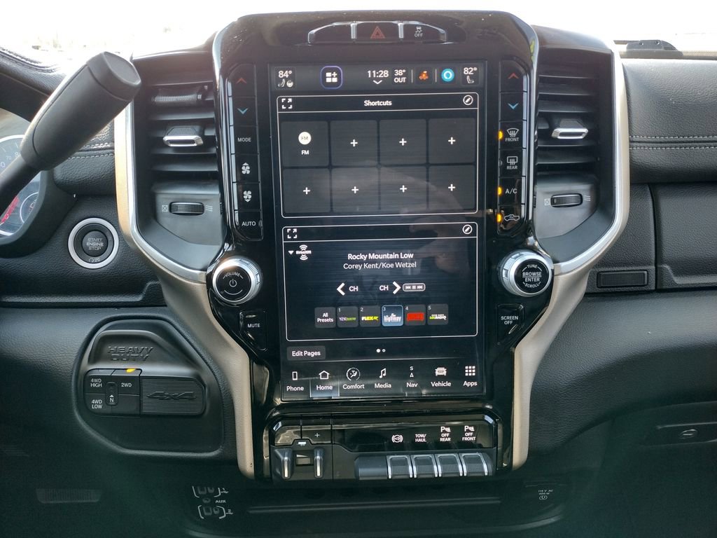 Used 2024 RAM 2500 Laramie AWD/4WD image 3