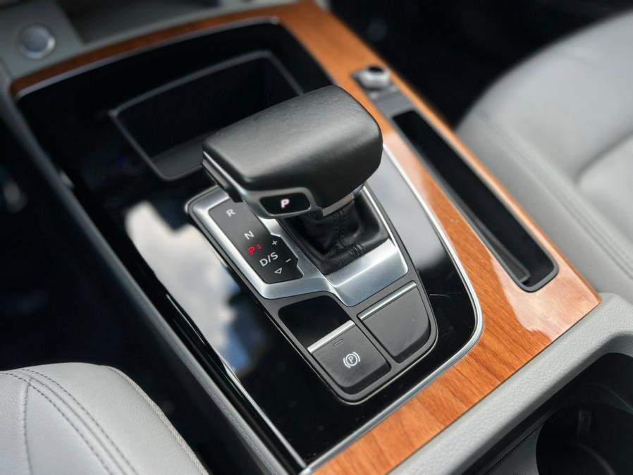 Used 2022 Audi Q5 2.0T Premium Plus w/ Premium Plus Package image 16