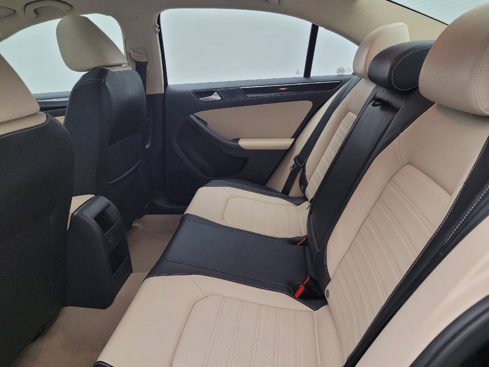 Used 2016 Volkswagen Jetta SEL Premium image 18