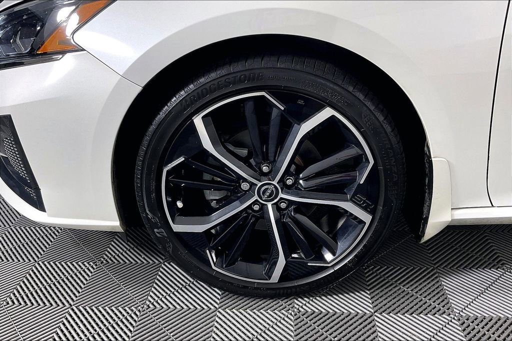 Used 2023 Nissan Altima 2.5 SR FWD image 10