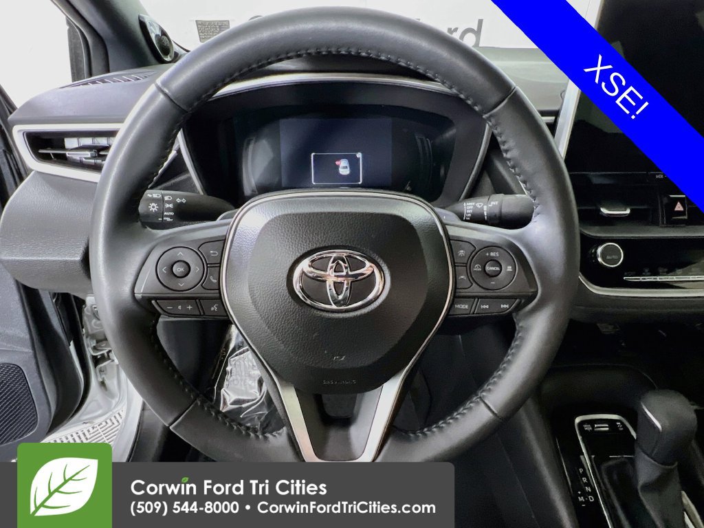 Used 2025 Toyota Corolla XSE FWD image 8