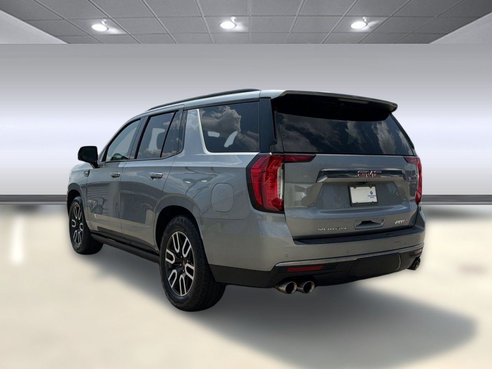 Used 2024 GMC Yukon AT4 w/ AT4 Premium Plus Package AWD/4WD image 3