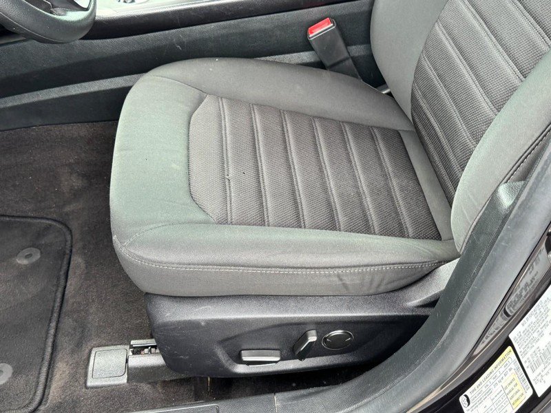 Used 2020 Ford Fusion SE FWD image 22