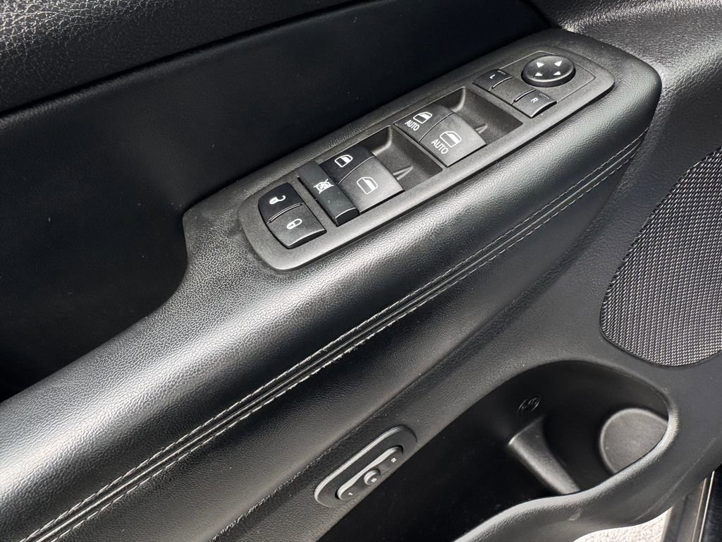 Used 2022 Jeep Grand Cherokee Limited AWD/4WD image 30