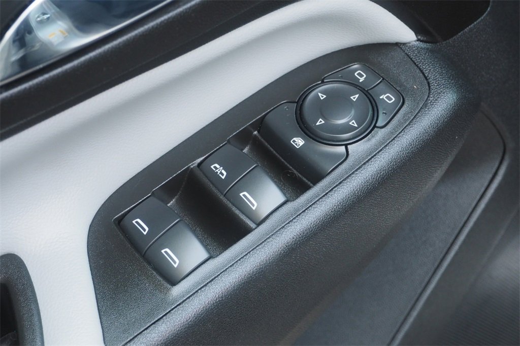 Used 2021 Chevrolet Equinox LS w/ LS Convenience Package image 9