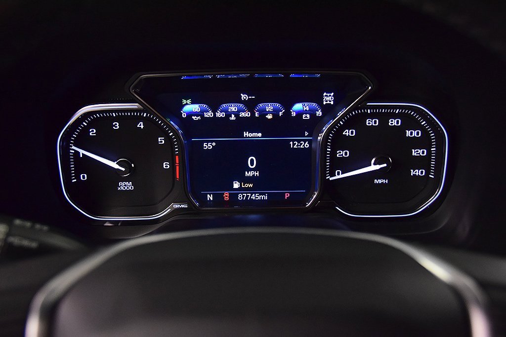 Used 2021 GMC Yukon SLT w/ SLT Premium Package image 16