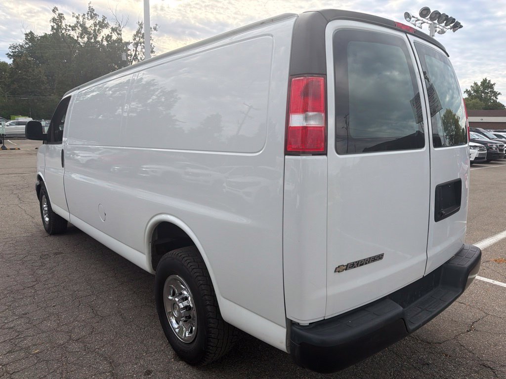 Used 2022 Chevrolet Express 2500 Extended RWD image 7