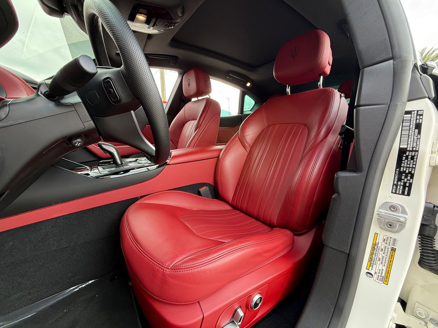 Used 2023 Maserati Levante GT image 10