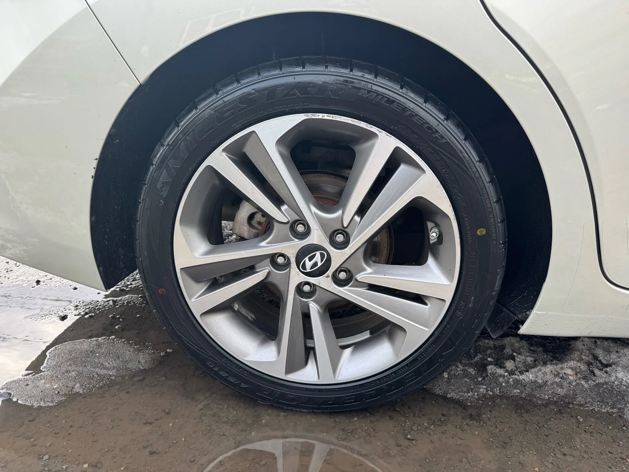 Used 2017 Hyundai Elantra Limited w/ Limited Tech Package 04 image 26