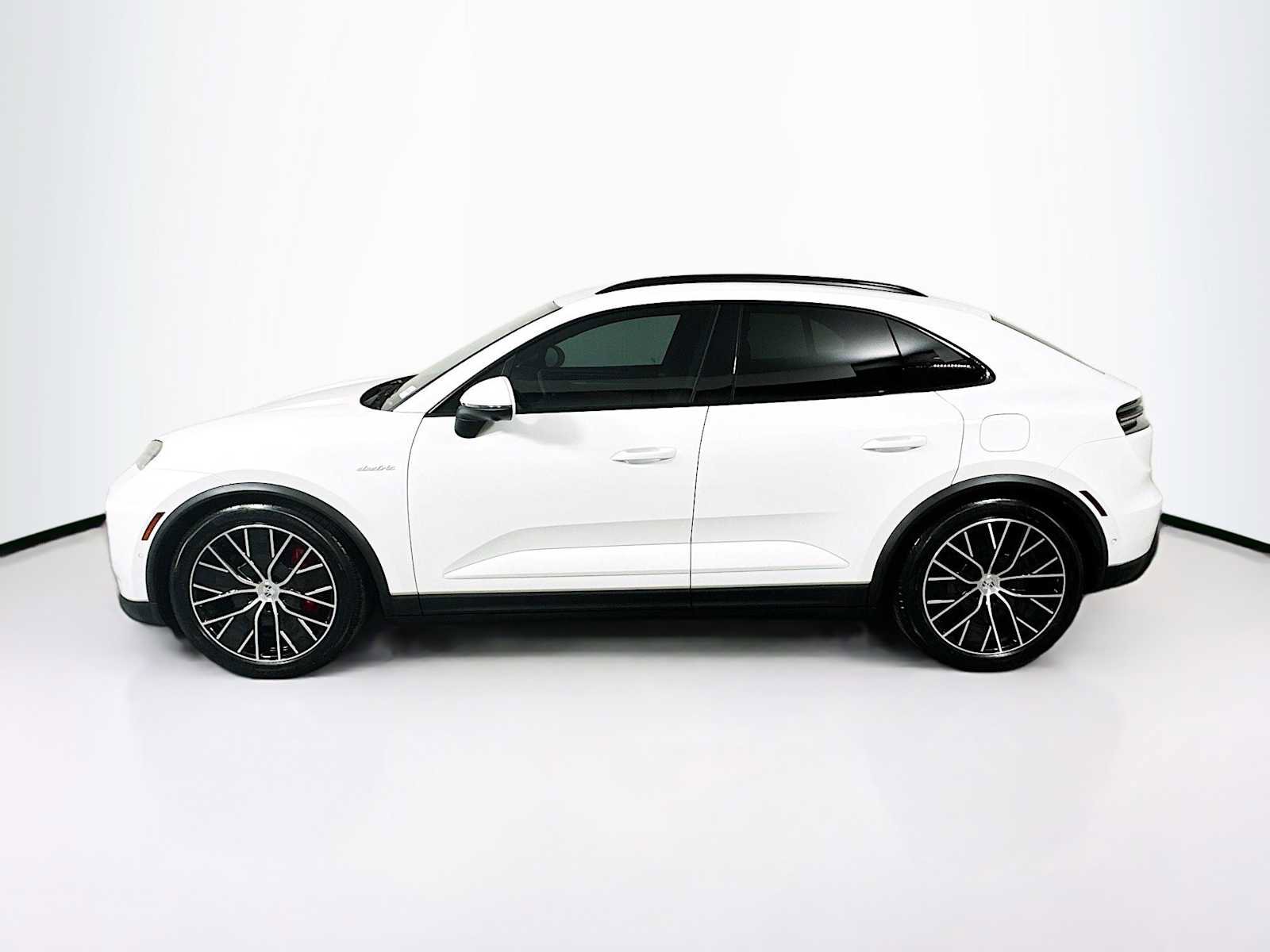 Certified 2025 Porsche Macan 4S Electric image 2