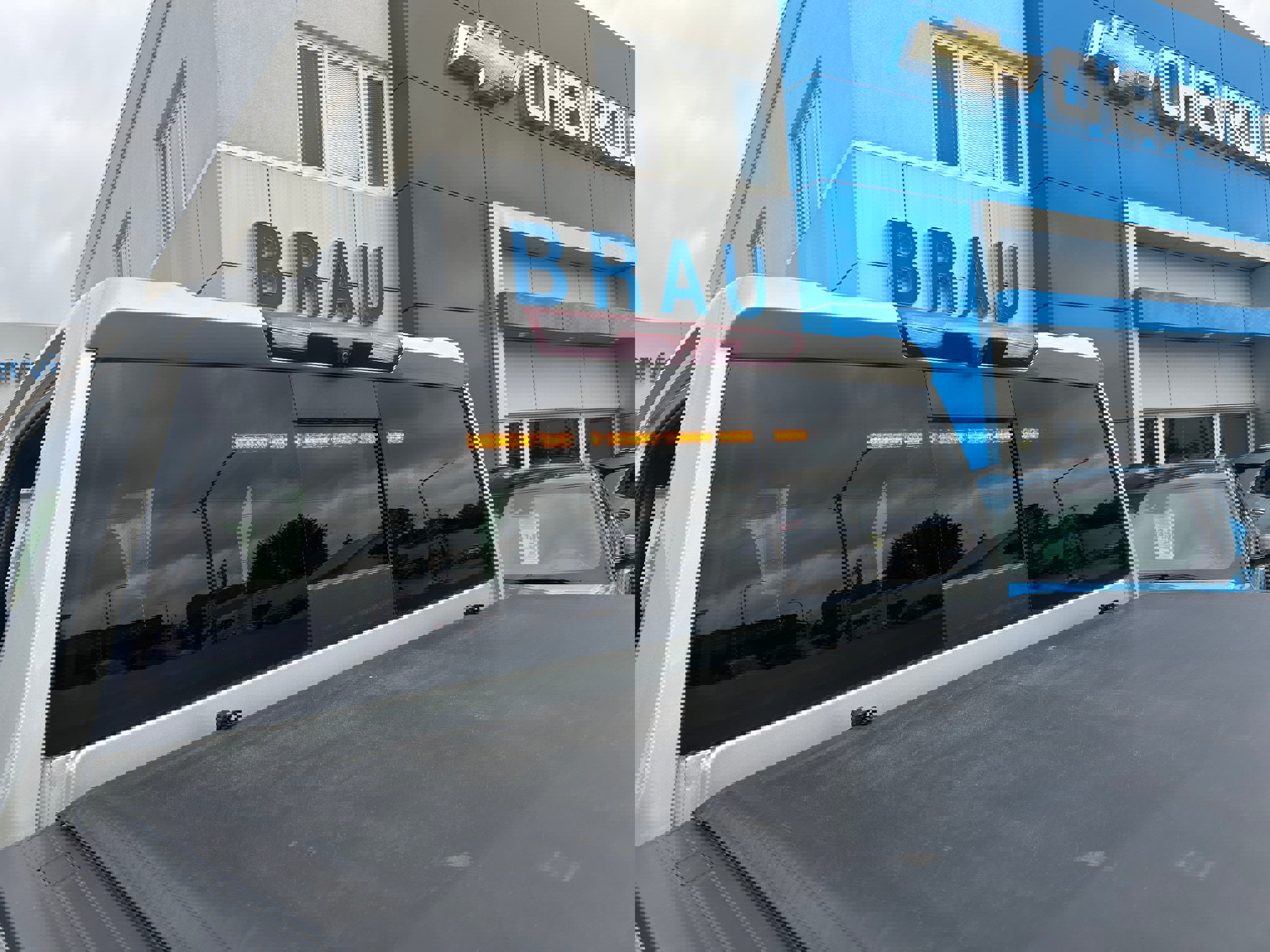 Used 2022 Chevrolet Silverado 3500 High Country image 38