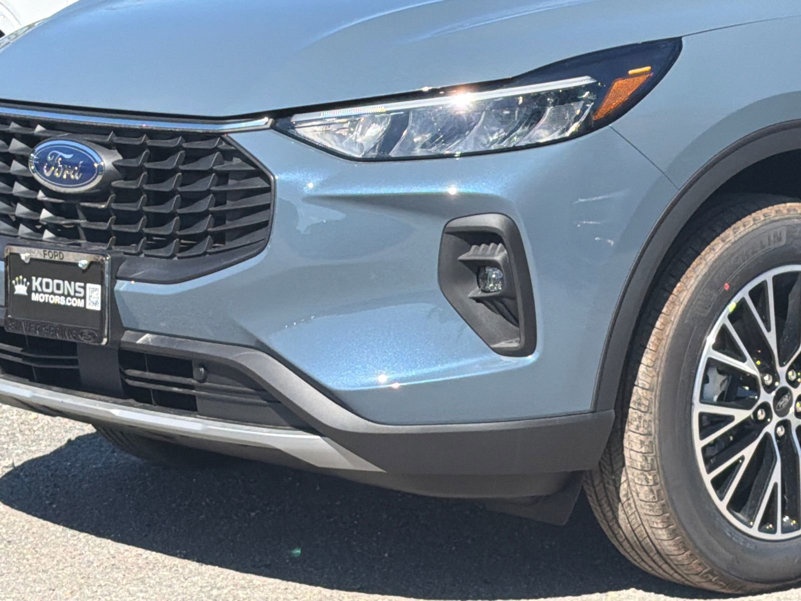 New 2026 Ford Escape SE FWD image 2