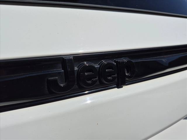 Used 2023 Jeep Grand Cherokee Altitude AWD/4WD image 26