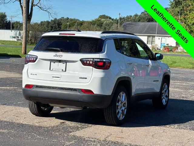 Used 2023 Jeep Compass Latitude AWD/4WD image 32