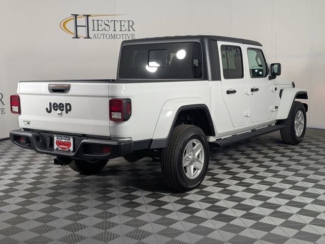 Used 2023 Jeep Gladiator Sport image 7