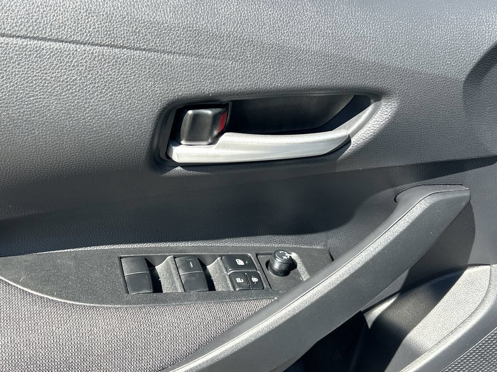 Used 2026 Toyota Corolla SE w/ SE Package FWD image 19