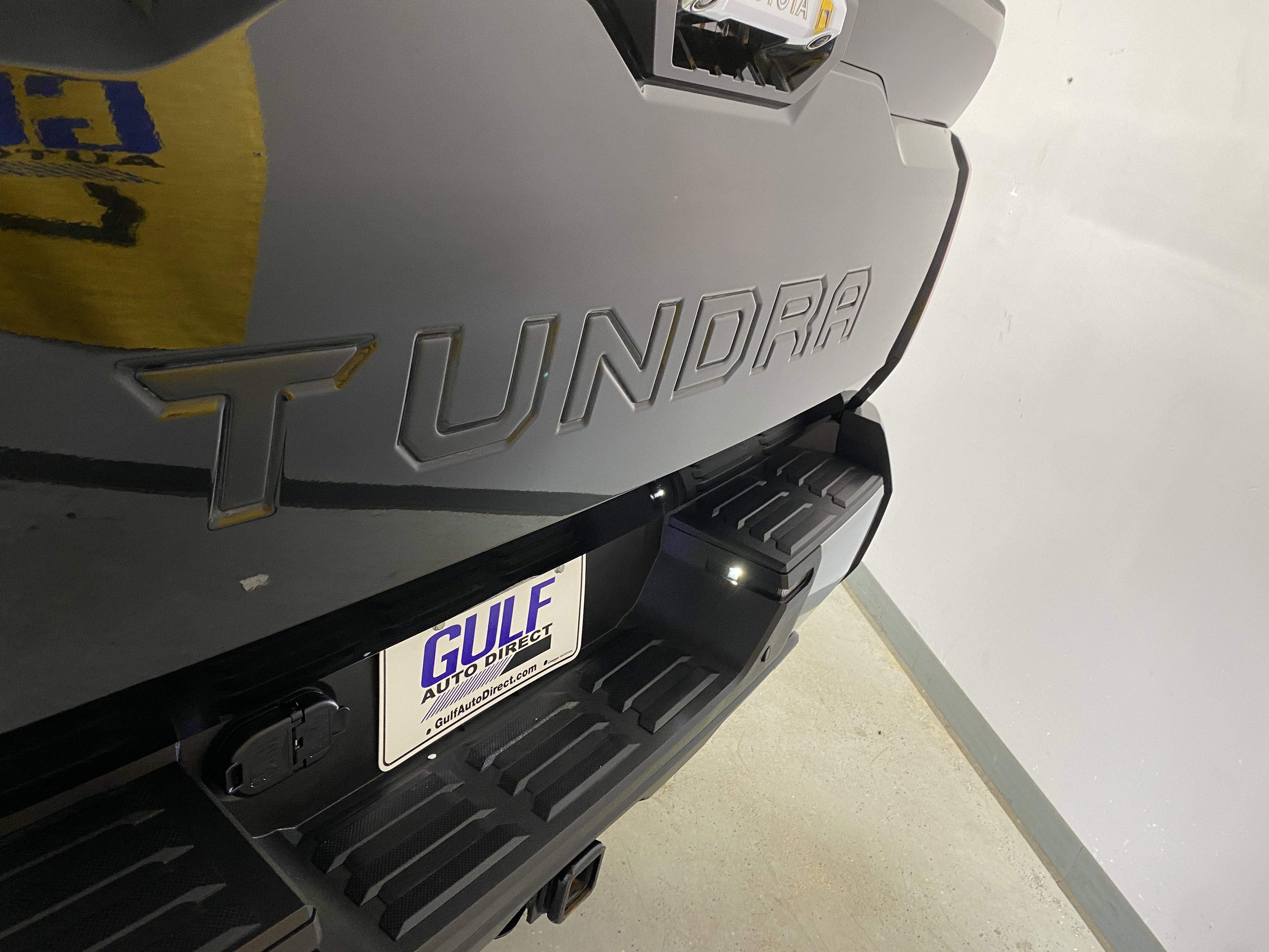 Used 2025 Toyota Tundra Limited w/ Power Package image 19