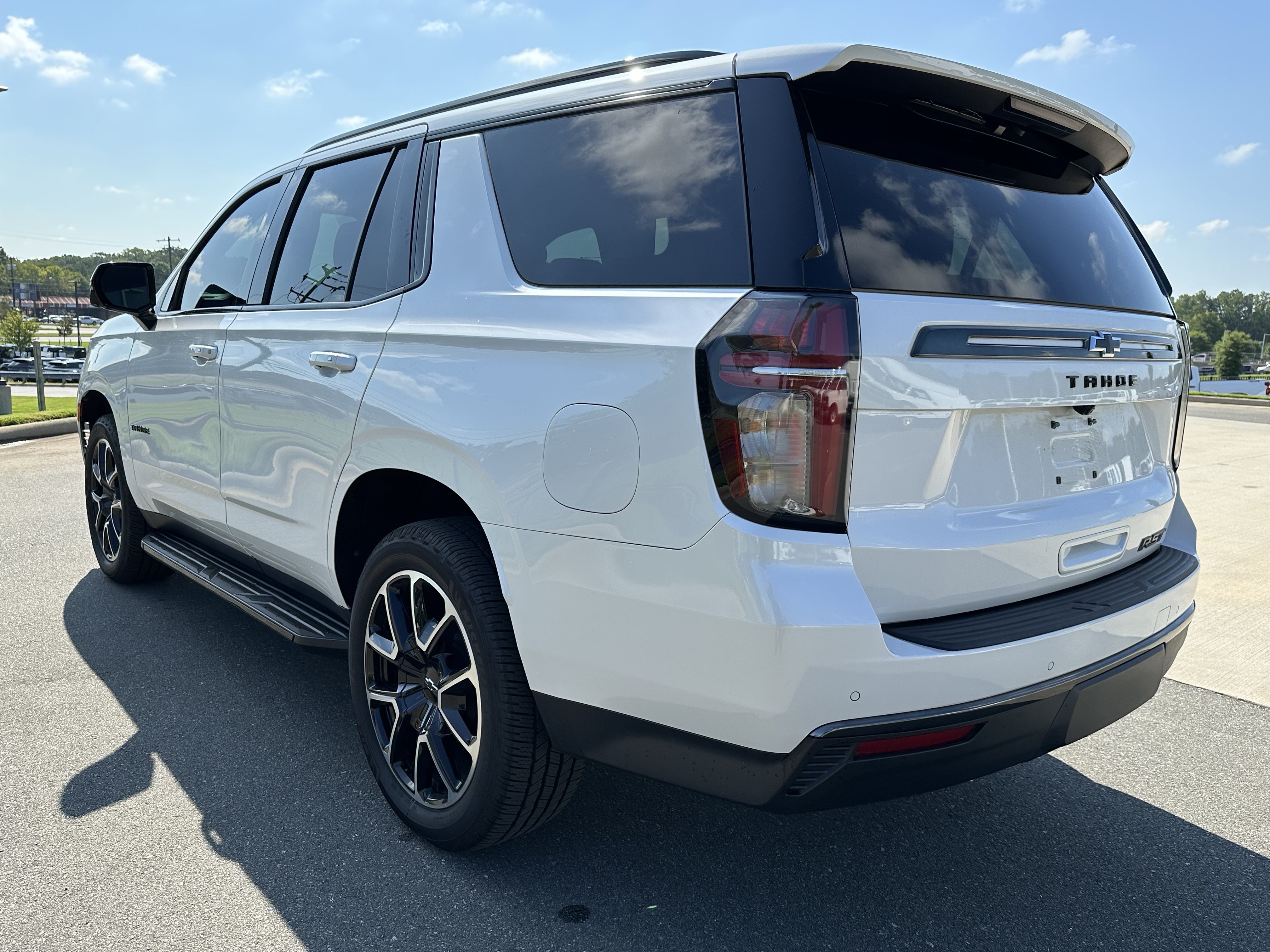 Used 2022 Chevrolet Tahoe RST w/ Luxury Package AWD/4WD image 8