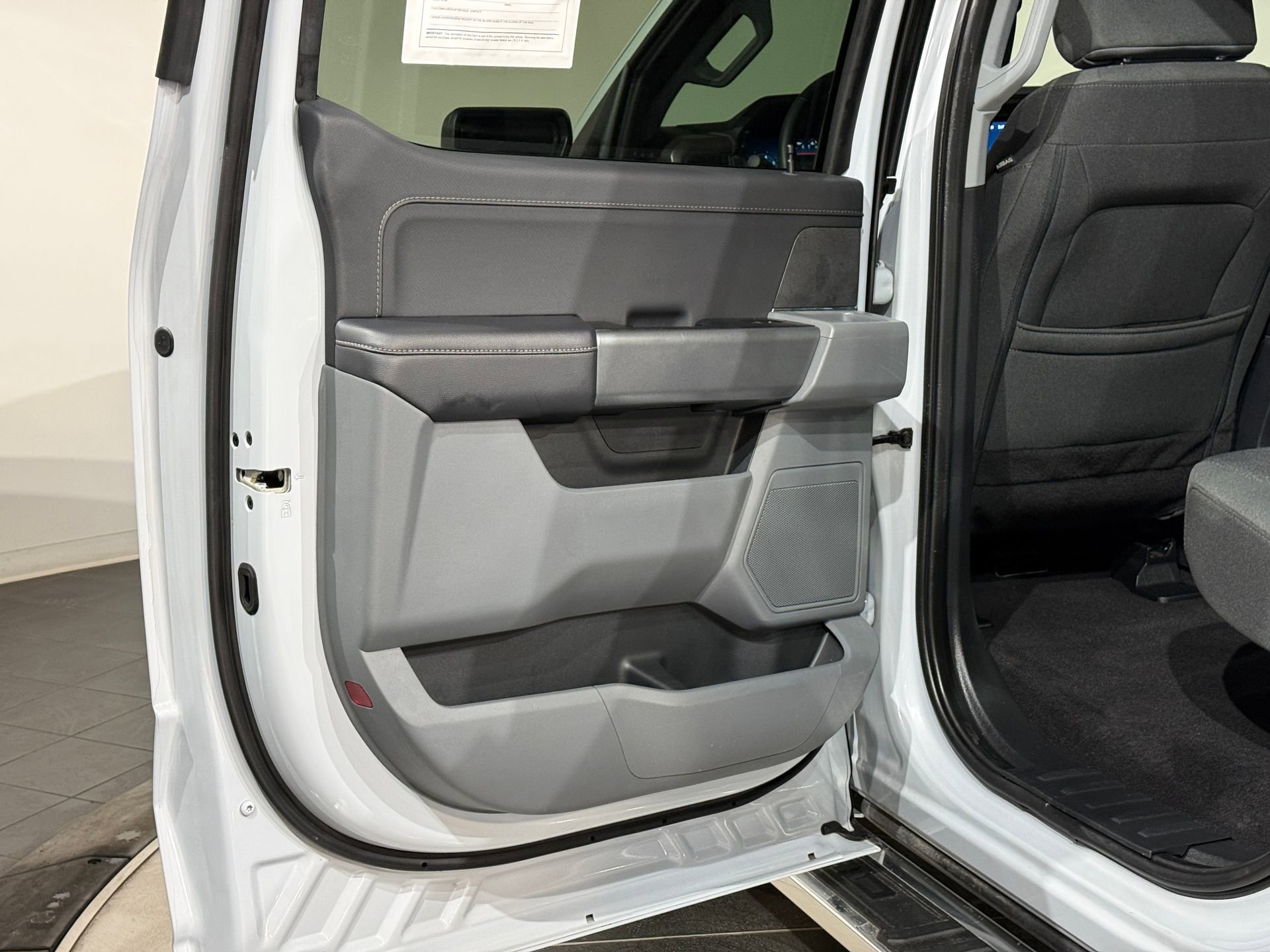 Used 2025 Ford F150 XLT w/ Equipment Group 301A Standard image 40