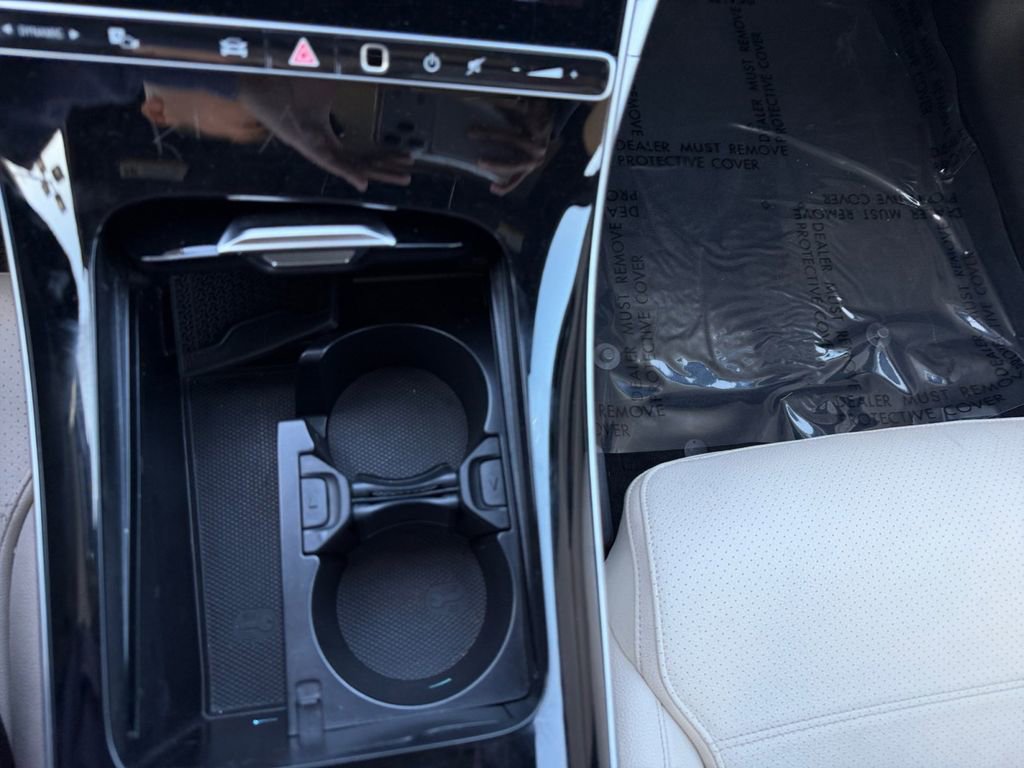 Used 2025 Mercedes-Benz C 300 Sedan image 23