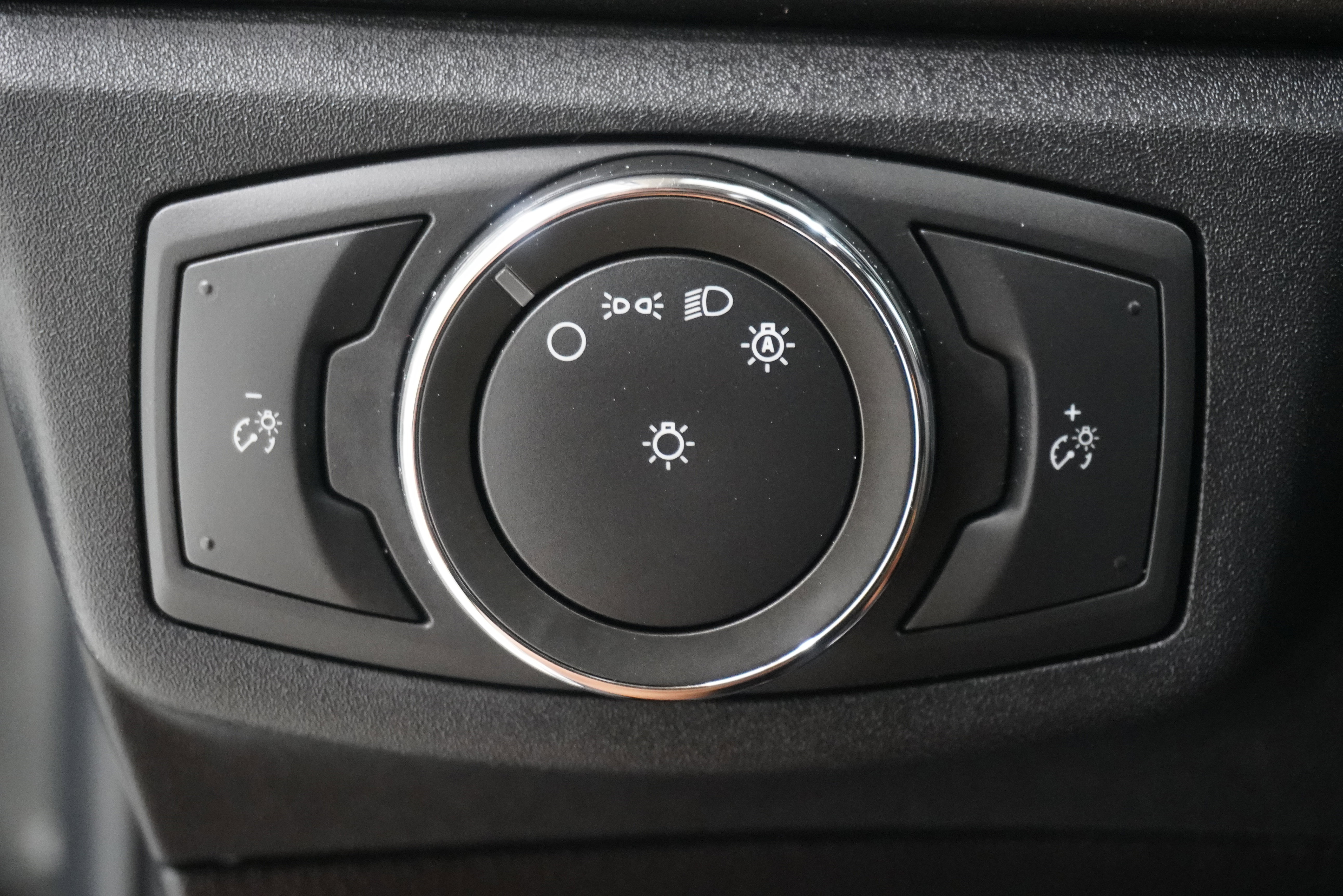 Used 2020 Ford Fusion SE image 20