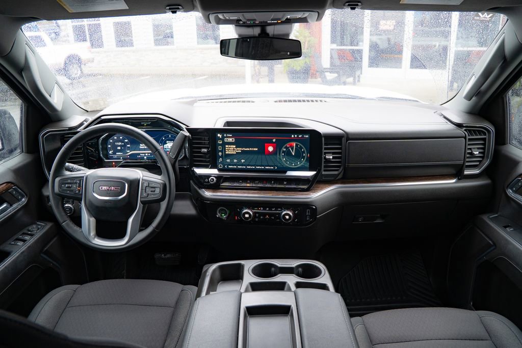 Used 2024 GMC Sierra 1500 Elevation image 13