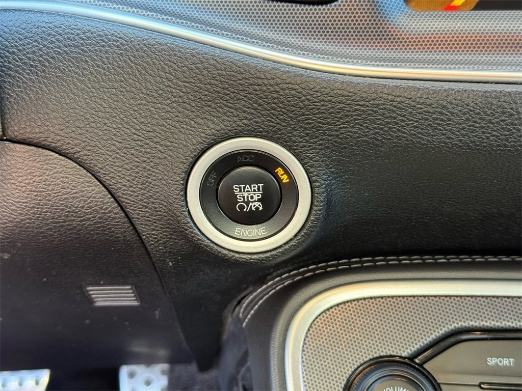 Used 2015 Dodge Challenger SXT Plus w/ Technology Group image 28